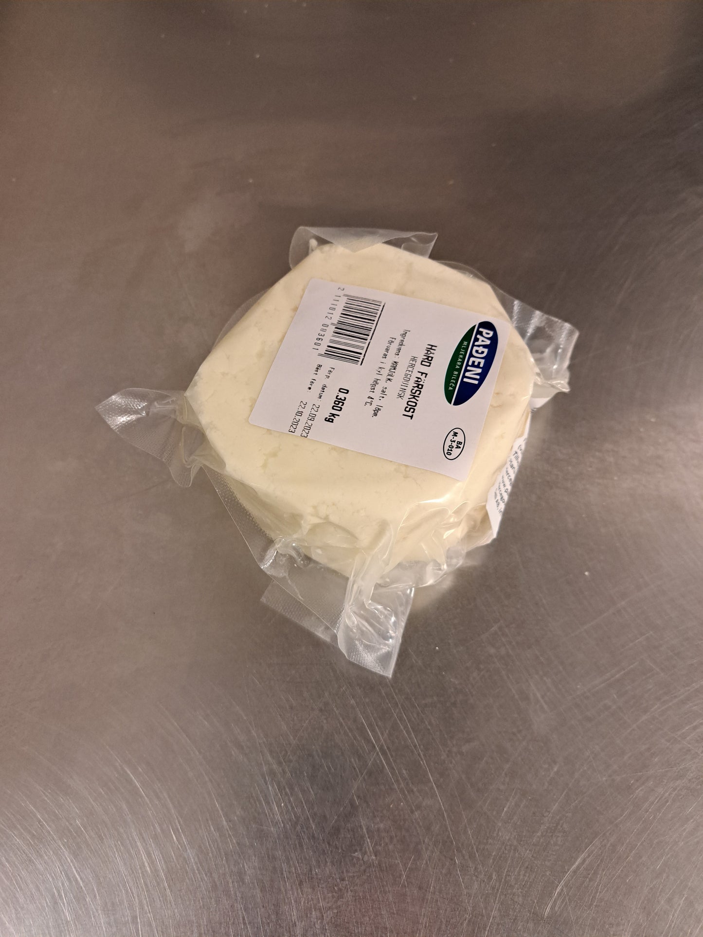 Padjeni svjezi tvrdi sir - hård färskost ~350g
